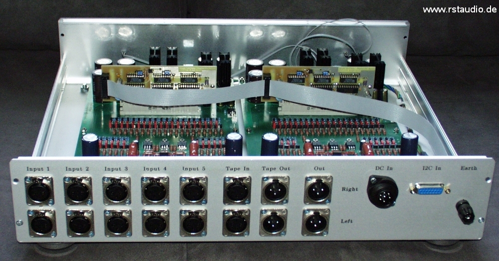 Blick in die offene VV4 Audio Unit von hinten